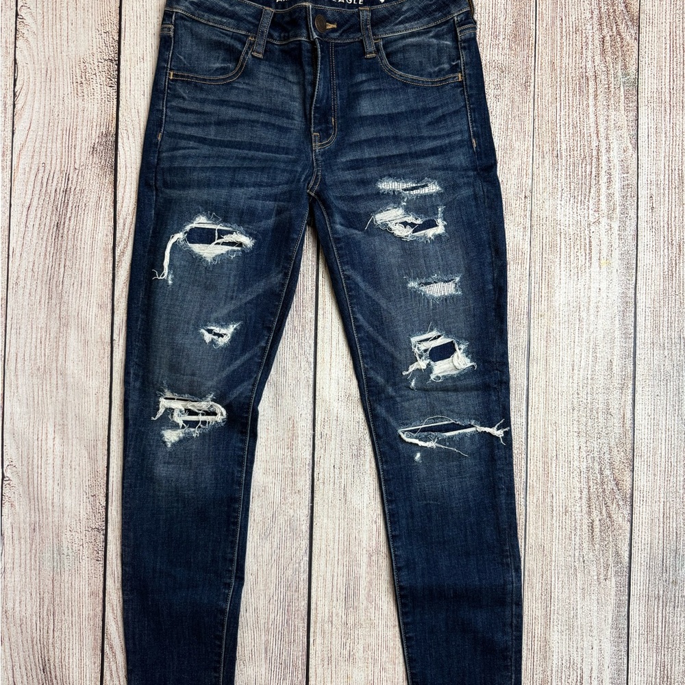 American Eagle Women’s Size 8 Ripped Jegging Jeans